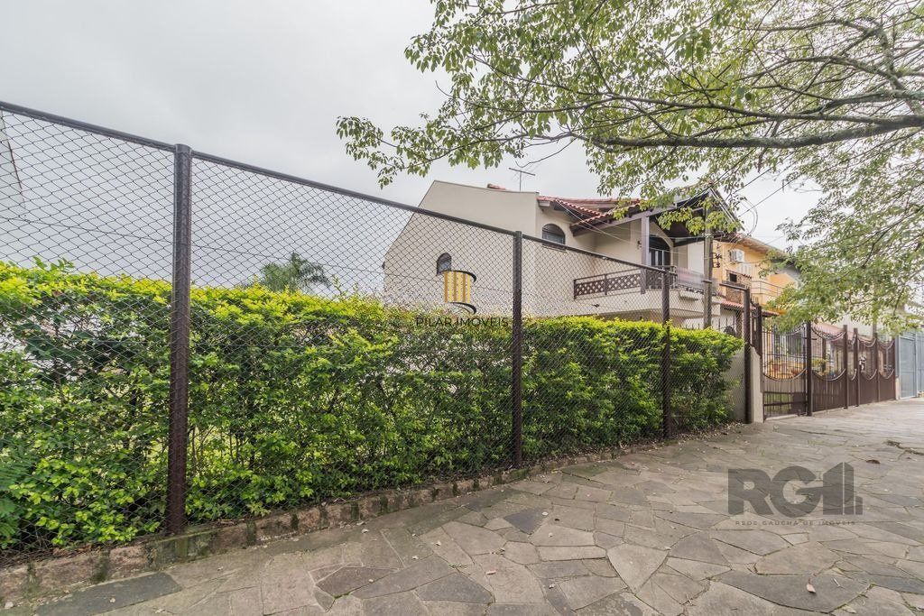 Casa com 287m², 5 dormitórios, piscina, 4 vagas no bairro Jardim Itu
