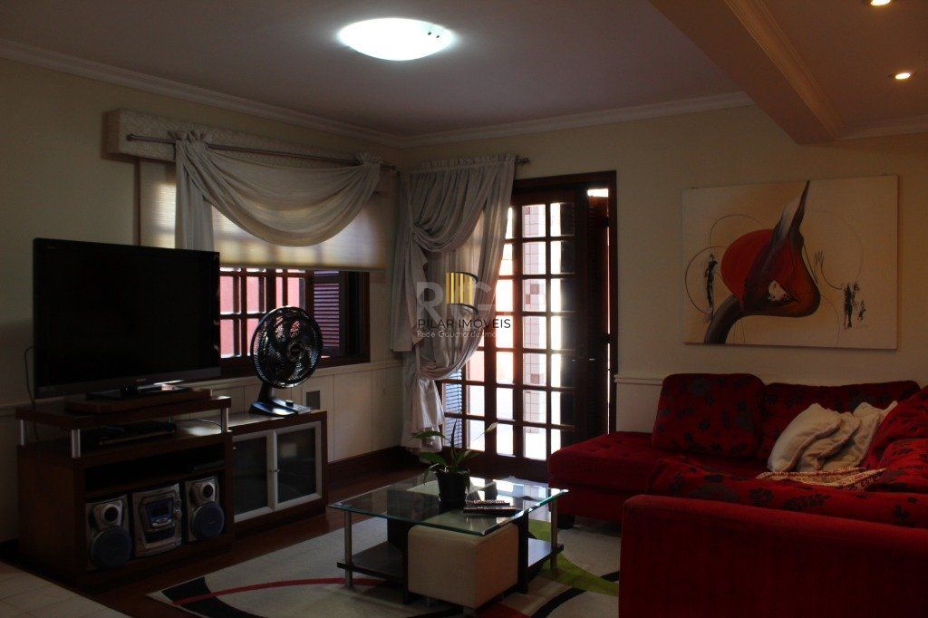Casa para Venda - 300m², 4 dormitórios, sendo 1 suites, 4 vagas - Coronel Aparício Borges