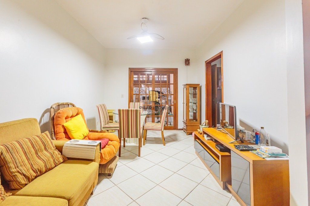 Casa 160m² - 3 dormitórios, 1 suíte, churrasqueira, terraço e 2 vagas de garagem no Guarujá - Pilar Imóveis
