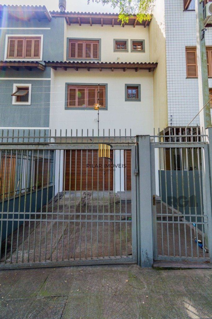 Casa 320m², 3 dormitórios, 3 vagas no bairro Jardim Itu