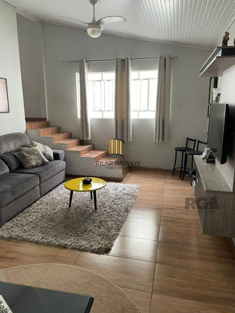 Casa de alvenaria, 03 dormitórios próximo a Av. Teresópolis