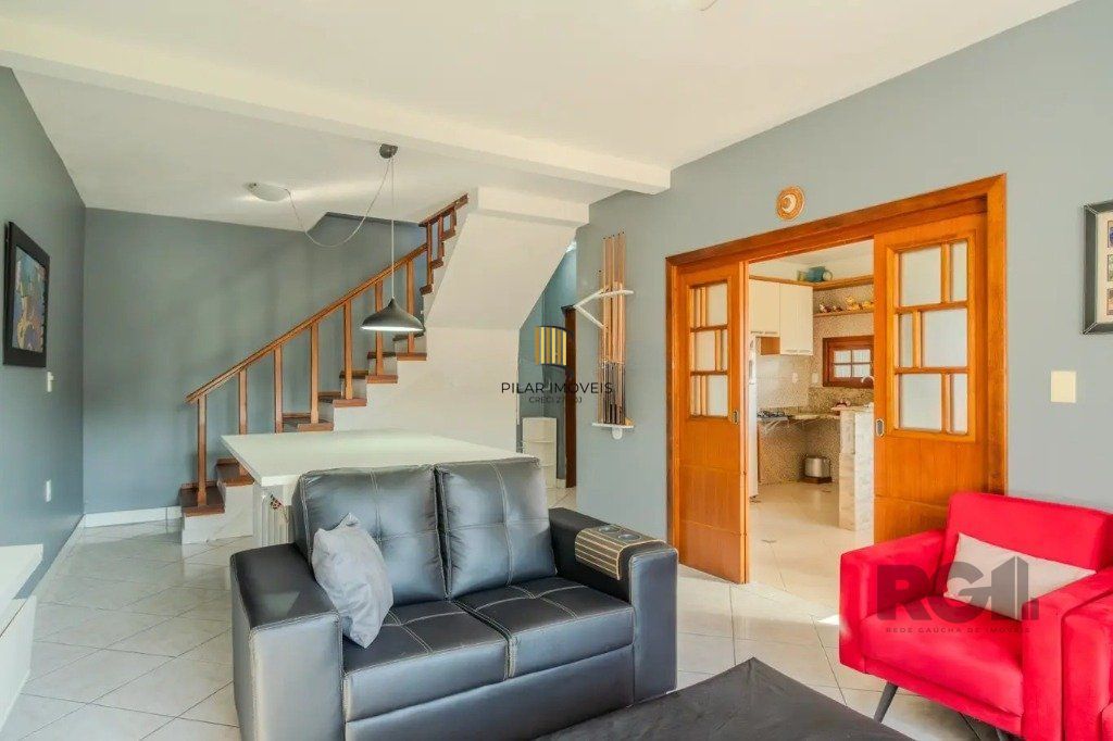 Casa de 3 dormitórios no bairro Nonoai