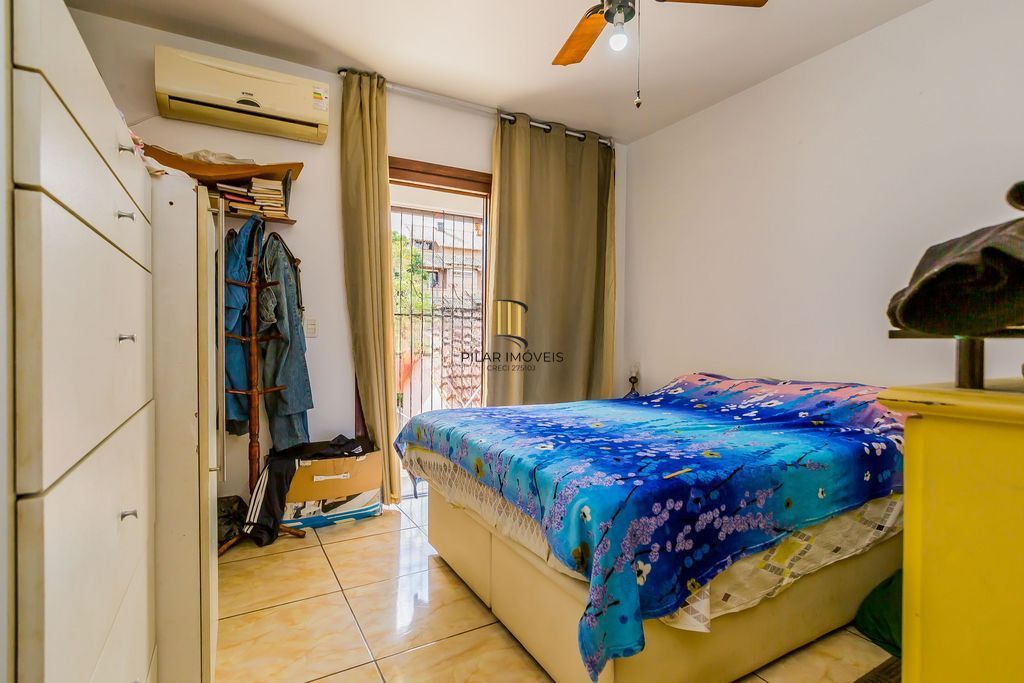Casa de 6 dormitórios à venda No Bairro Jardim do Salso - Porto Alegre
