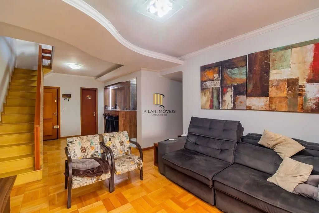 Cobertura 251m², 3 dormitórios, 2 vagas no bairro Teresópolis
