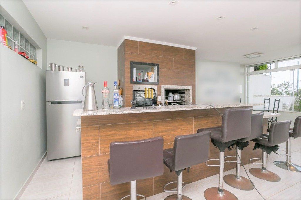 Casa para Venda - 279m², 3 dormitórios, sendo 1 suites, 4 vagas - Teresópolis