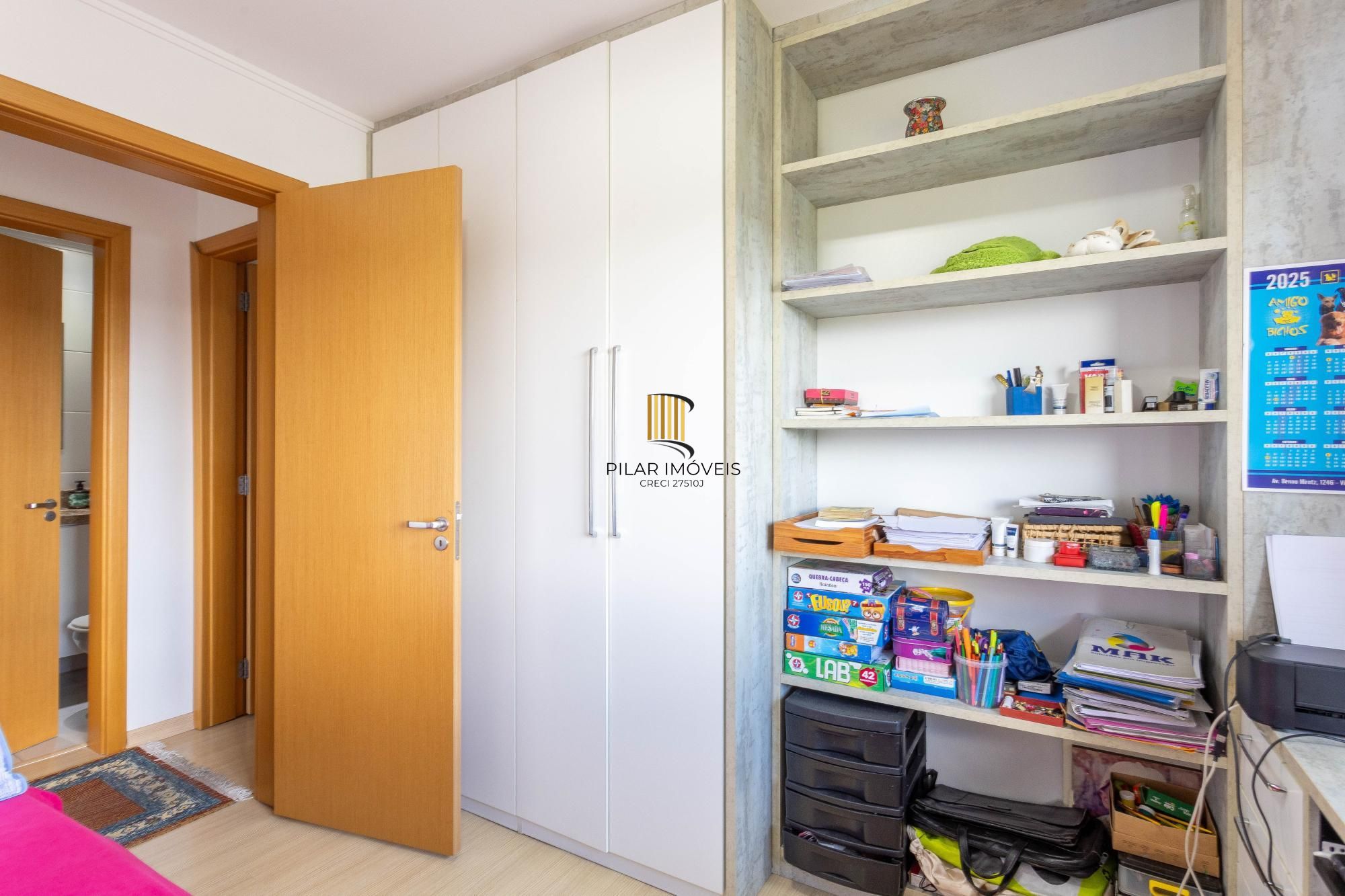 Apartamento à Venda com 2 Dormitórios (1 Suíte) e 2 Vagas Cobertas - Vila Ipiranga, Porto Alegre/RS