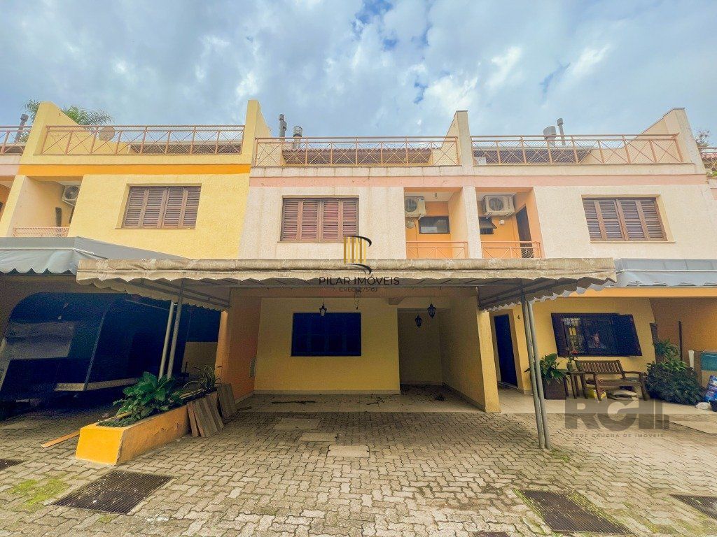 Casa de Condomínio 3 dormitórios no bairro Teresópolis