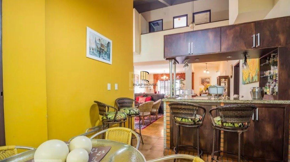 Casa para Venda - 294.4m², 4 dormitórios, sendo 2 suites, 2 vagas - Nonoai