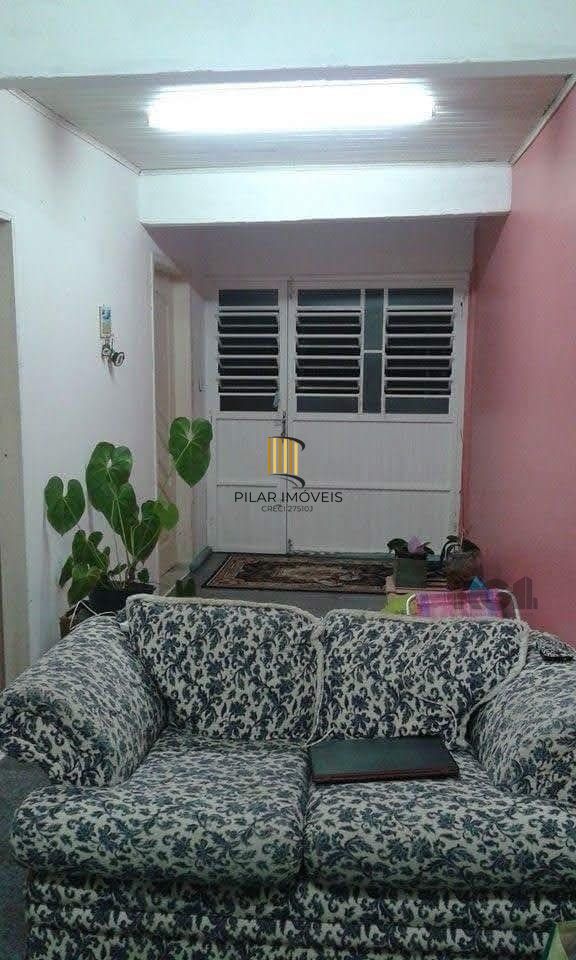 Casa de 3 dormitórios, no bairro Lomba do Pinheiro
