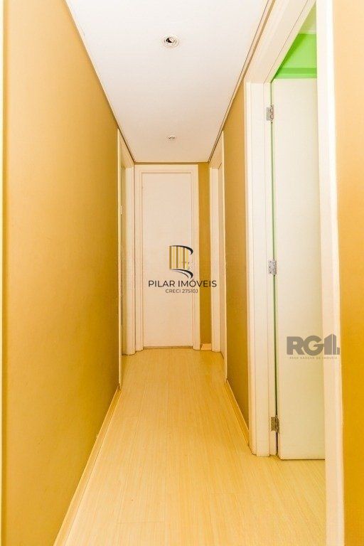 Apartamento 95m² - semi mobiliado, 3 dormitórios, 1 suíte e 2 vagas no bairro Passo da Areia
