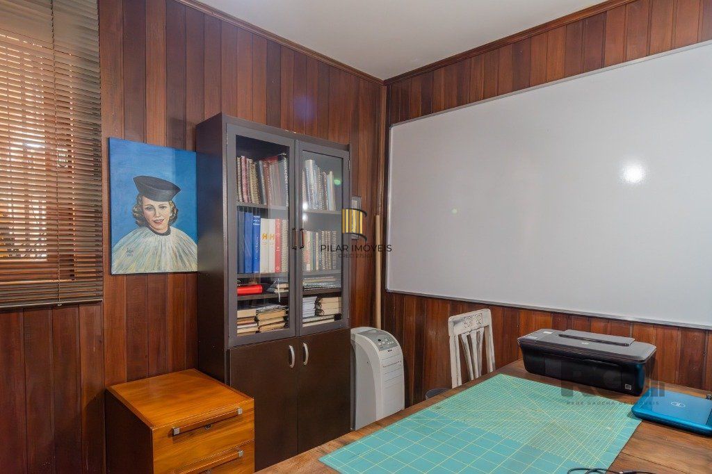 Casa 3 dormitórios no bairro Medianeira