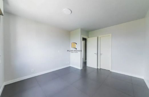 Apartamento com 3 dormitórios  na Zona Sul de Porto Alegre RS.