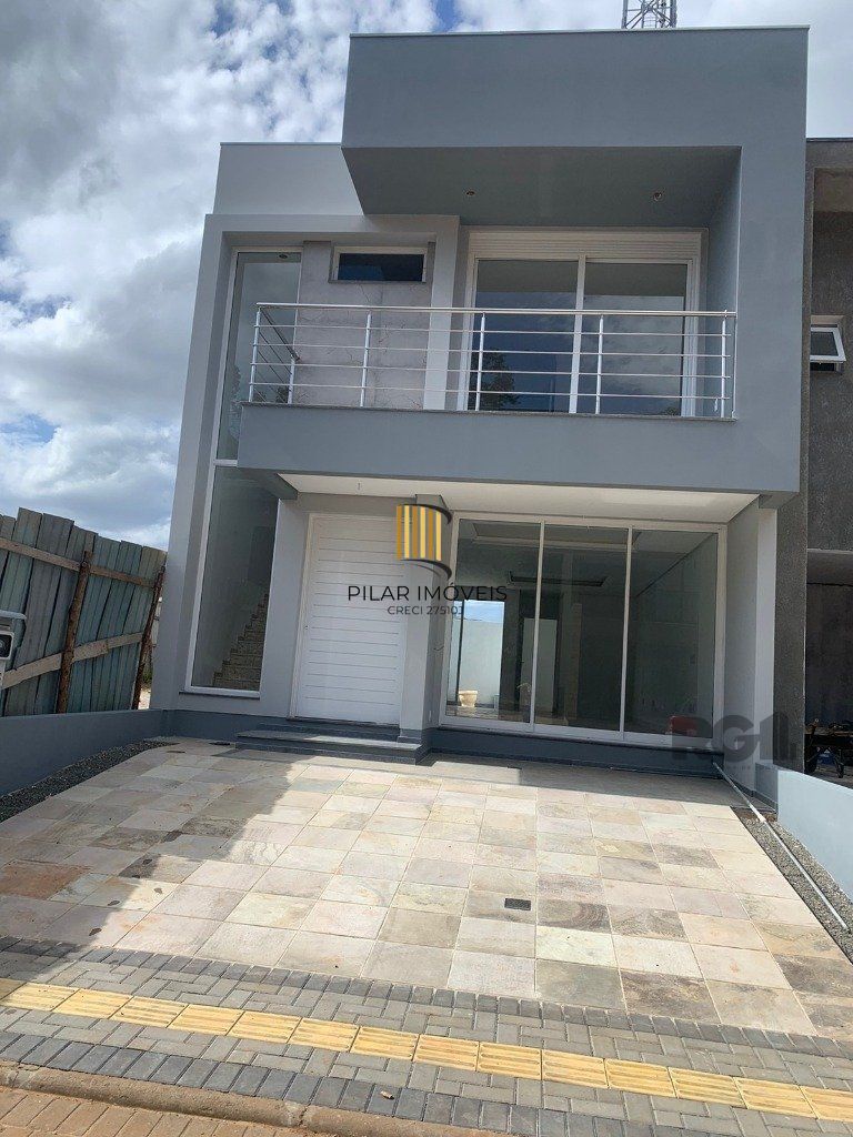 Excelente sobrado de 150m² com 4 dormitórios e 2 vagas.
