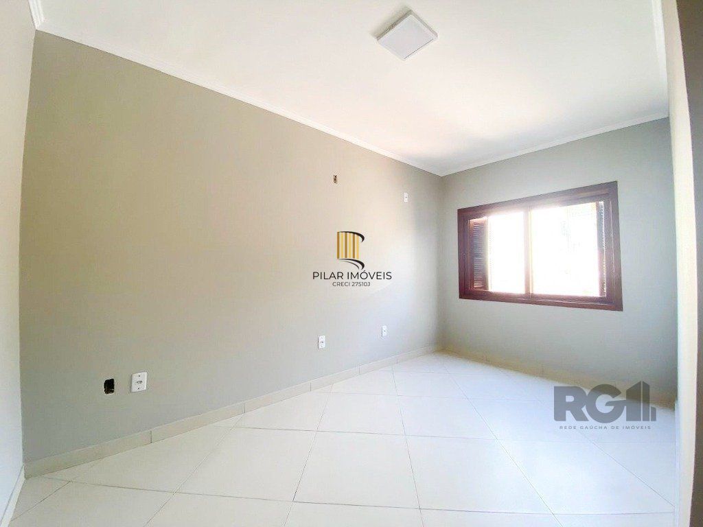 Casa de 3 dormitórios no bairro Mário Quintana