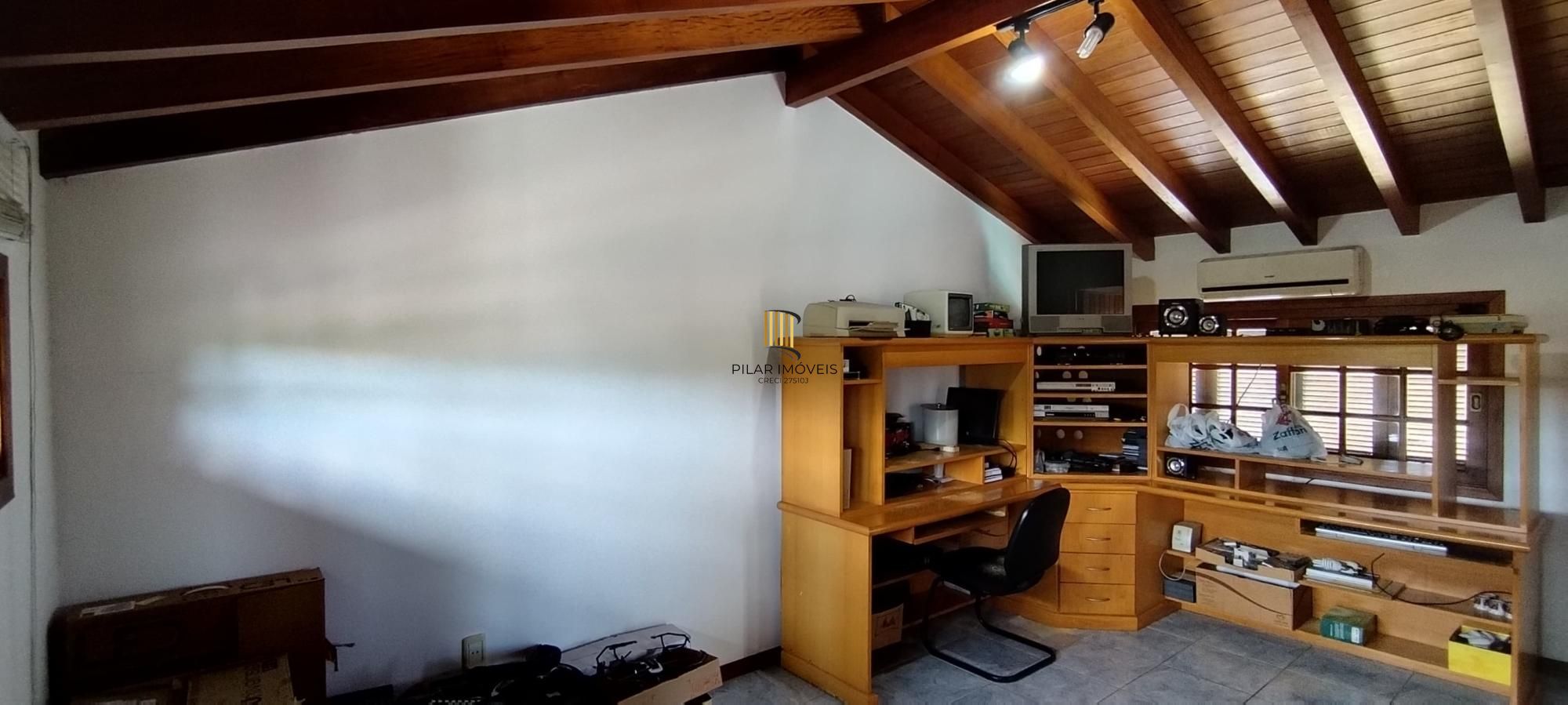Casa 348m², 4 dormitórios, 2 vagas no bairro Nonoai
