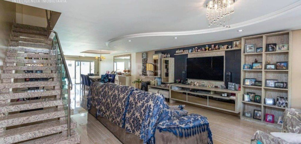 Excelente casa com 3 dormitórios e piscina