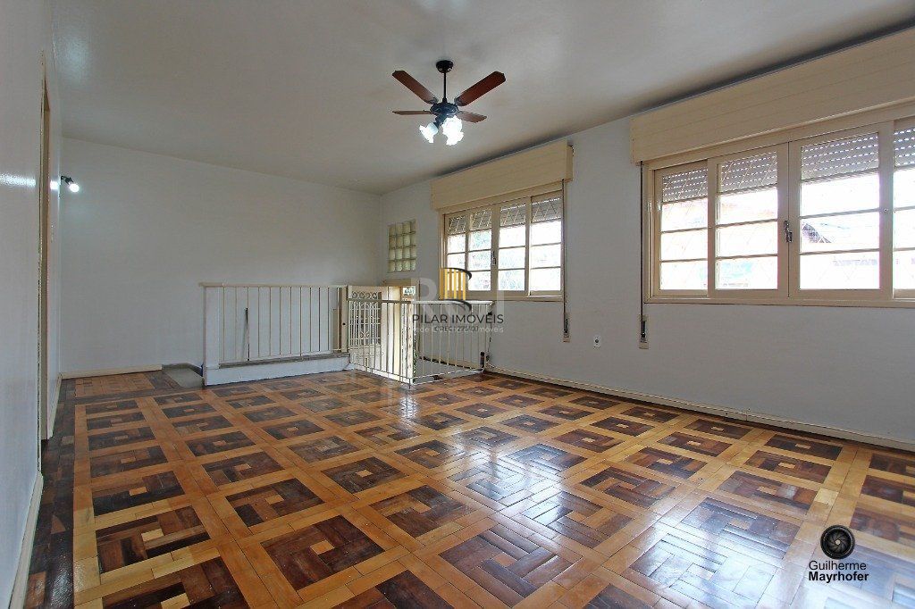 Casa para Venda - 233m², 4 dormitórios, 5 vagas - Nonoai