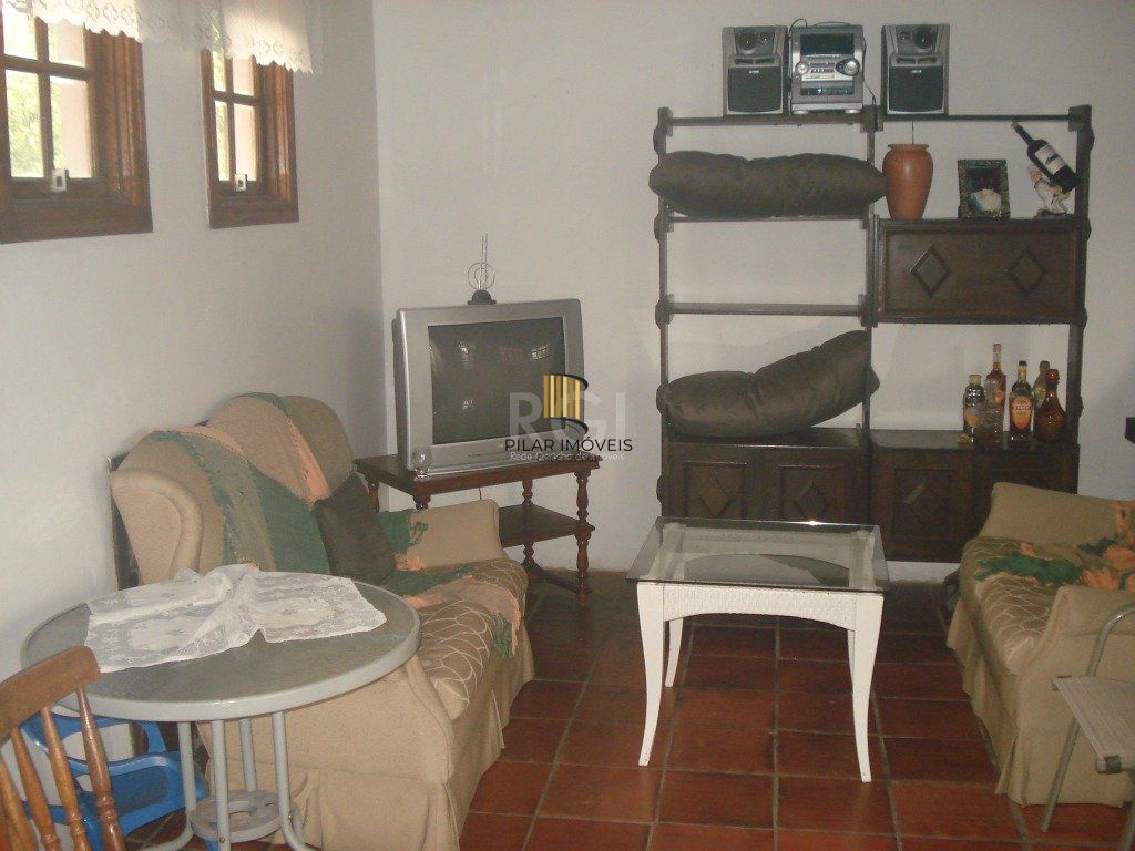 Casa para Venda - 500m², 6 dormitórios, sendo 2 suites, 4 vagas - Glória
