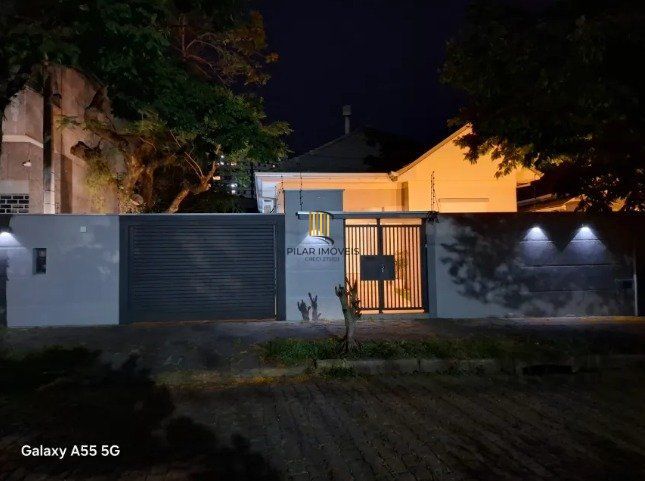 Casa reformada com 3 dormitórios, 5 vagas no bairro São João