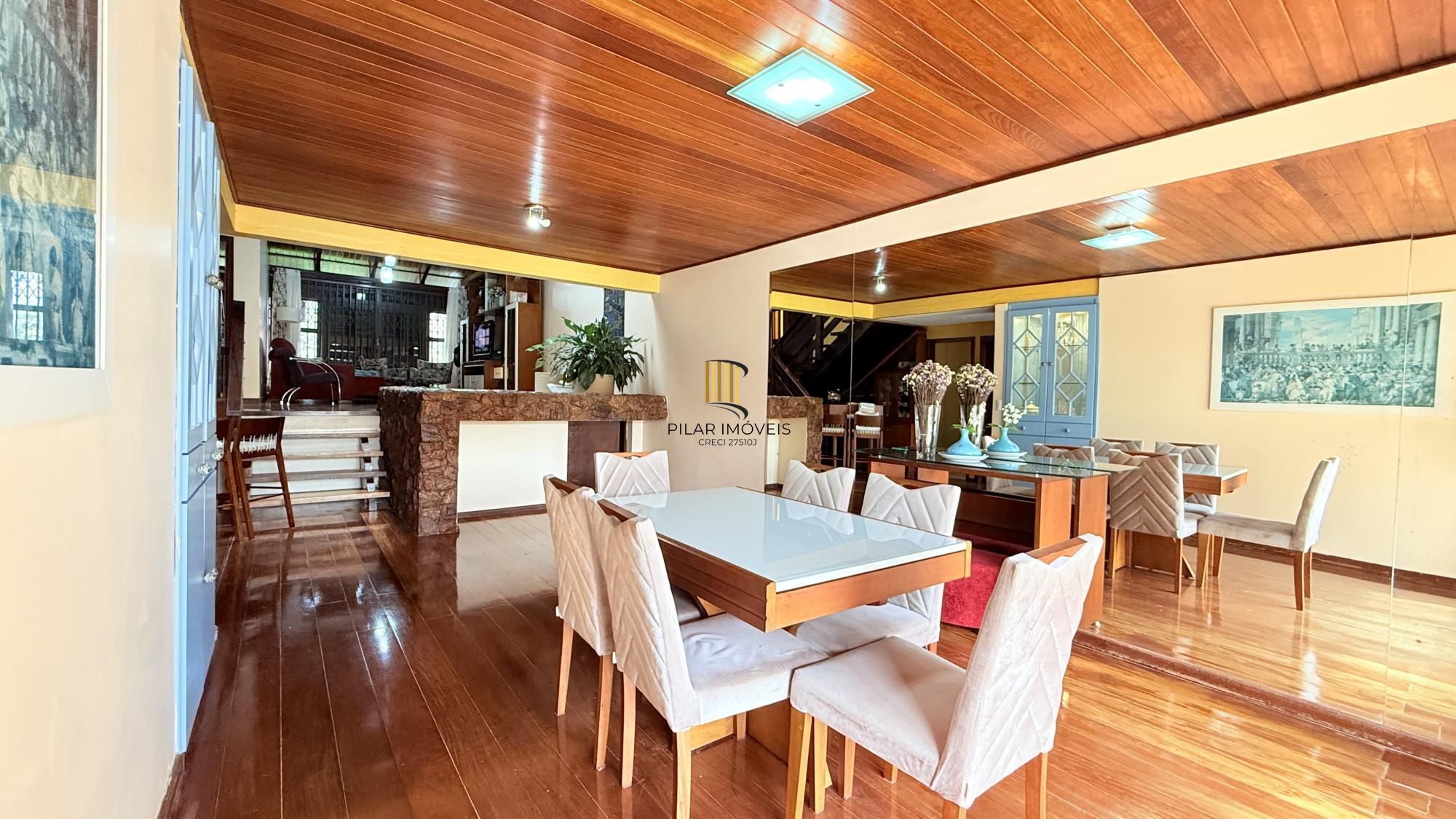 Casa para Venda - 260m², 4 dormitórios, sendo 1 suites, 4 vagas - Nonoai