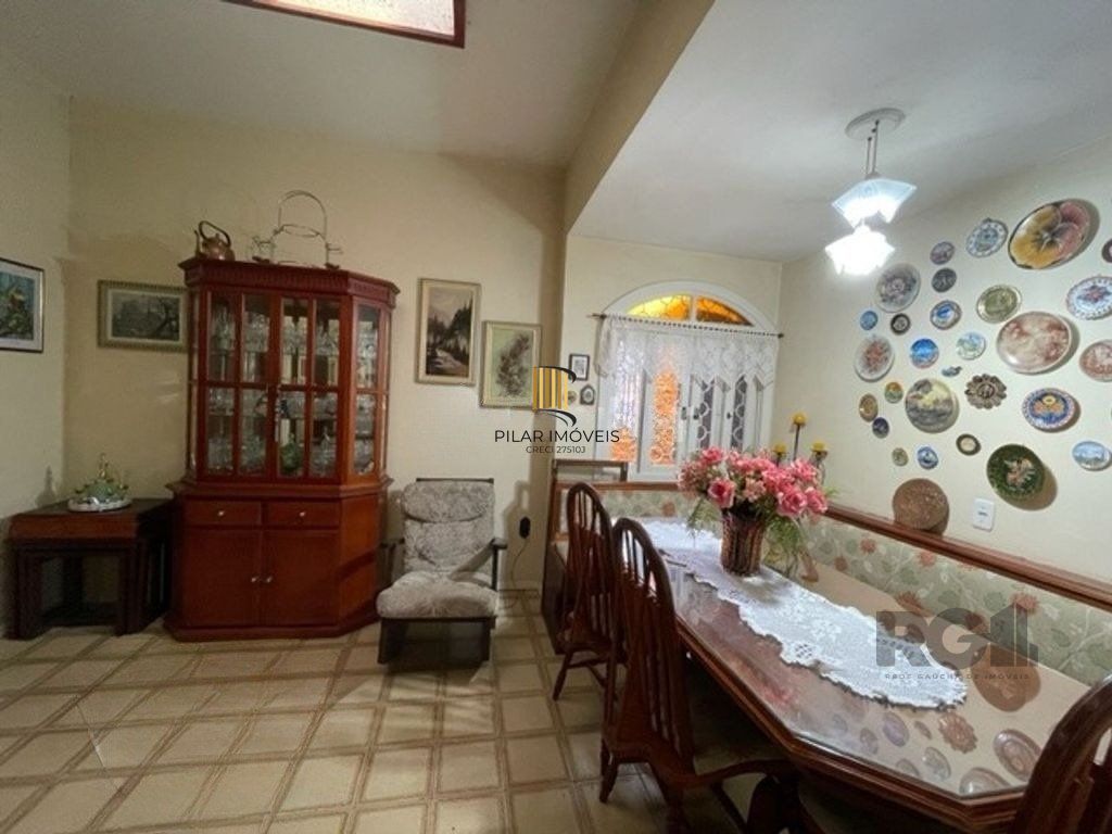 Casa 4 dormitórios no bairro Santa Tereza