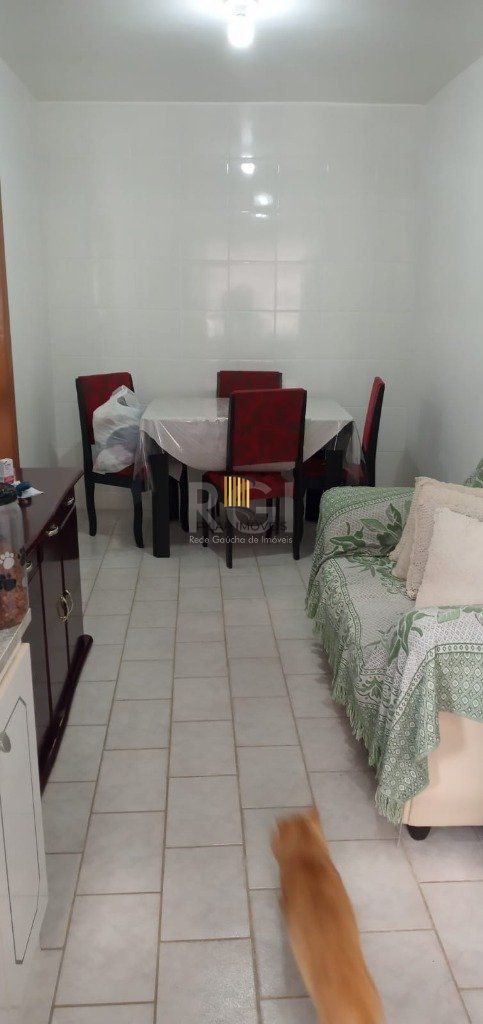 Casa para Venda - 95m², 2 dormitórios, 3 vagas - Teresópolis