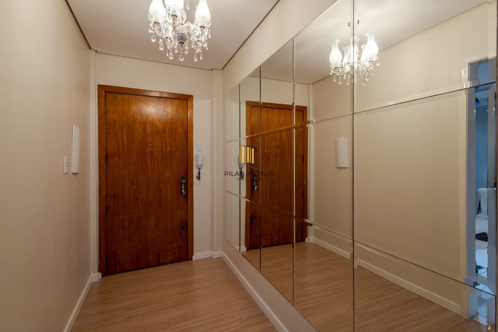 Apartamento de 80 m²semi mobiliado, 3 dormitórios e 1 suíte no Centro Histórico