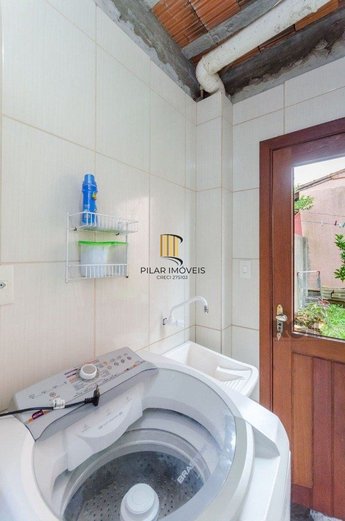 Casa em Condomínio, 166m² - 3 dormitórios, 2 vagas no bairro Guarujá