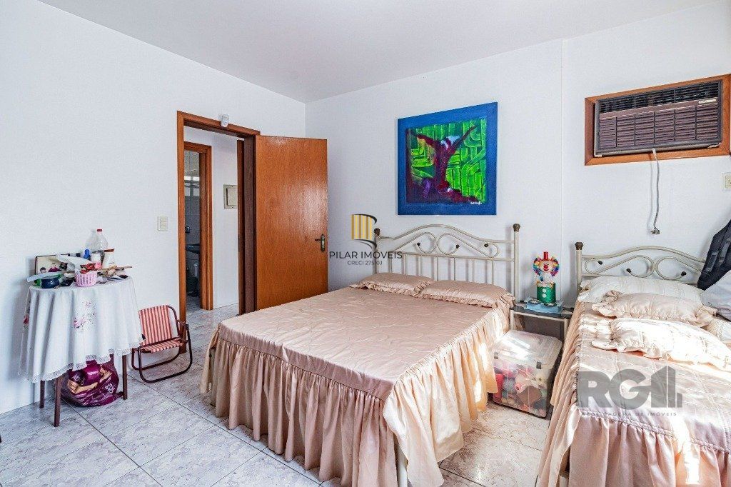 Casa com 267m², 3 dormitórios, 1 vaga no bairro Tristeza