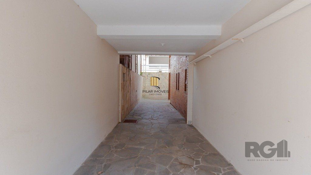 Casa com 4 dormitórios, 4 vagas no bairro Vila Jardim