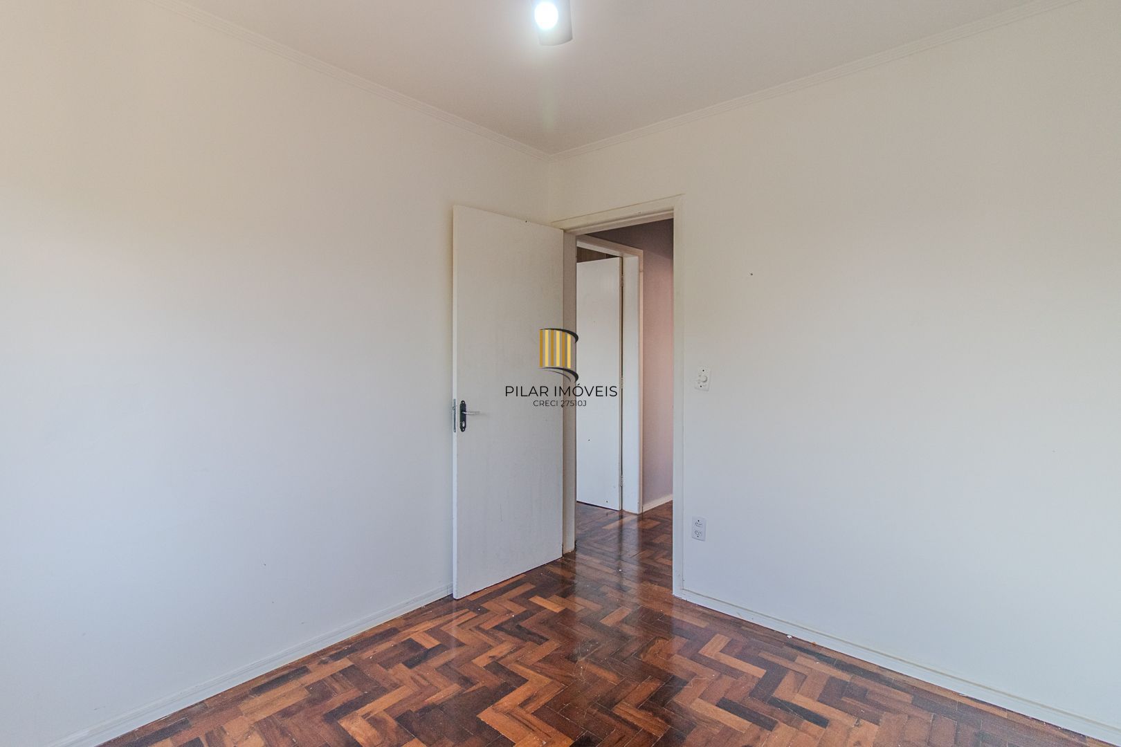 Apartamento de 03 dormitorios no bairro Teresopolis Porto Alegre-RS