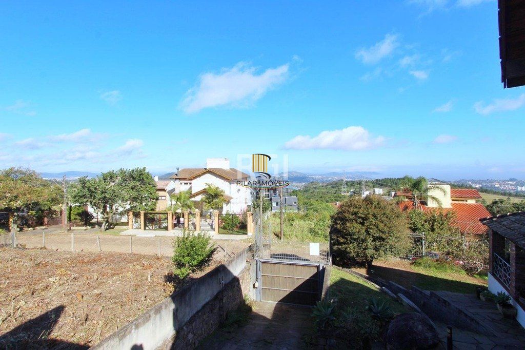 Casa para Venda - 269.06m², 4 dormitórios, sendo 2 suites, 5 vagas - Teresópolis