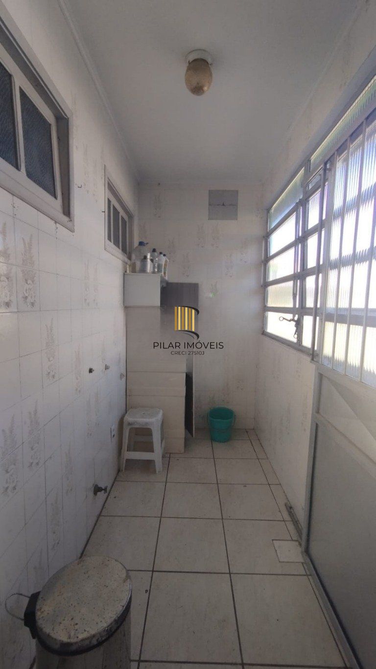 Casa com 4 quartos e 257m² à venda em Guarujá, Porto Alegre.