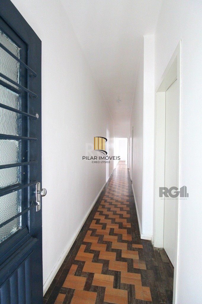 Casa 6 dormitórios no bairro Teresópolis