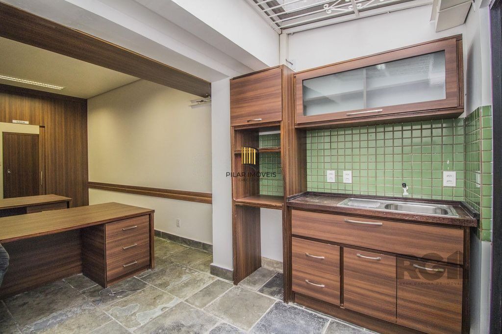 Sala comercial de 44,10m², semi mobiliada, no bairro Independência 