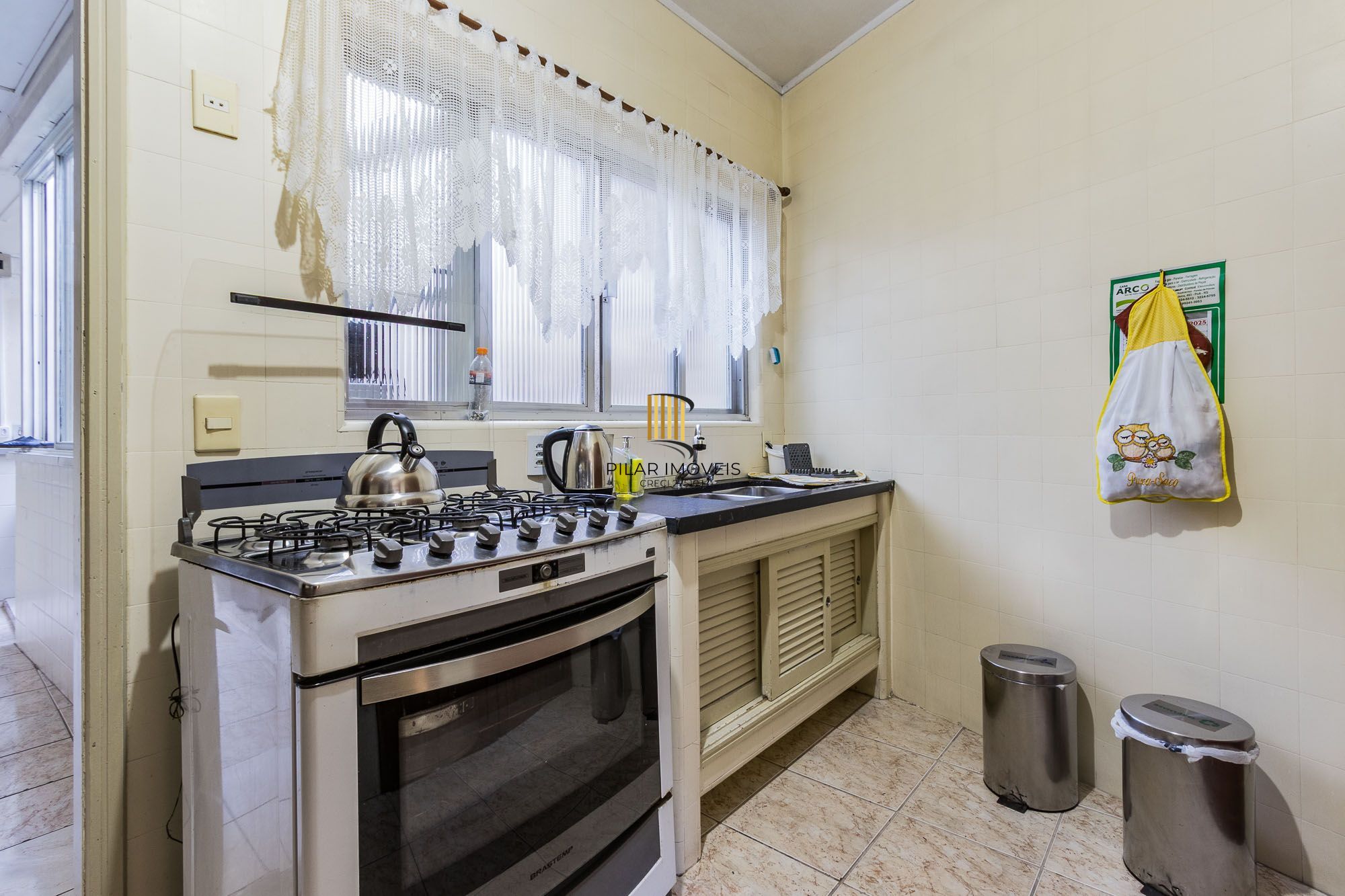 Apartamento de 3 dormitórios e 133m² à venda em Centro Histórico, Porto Alegre.