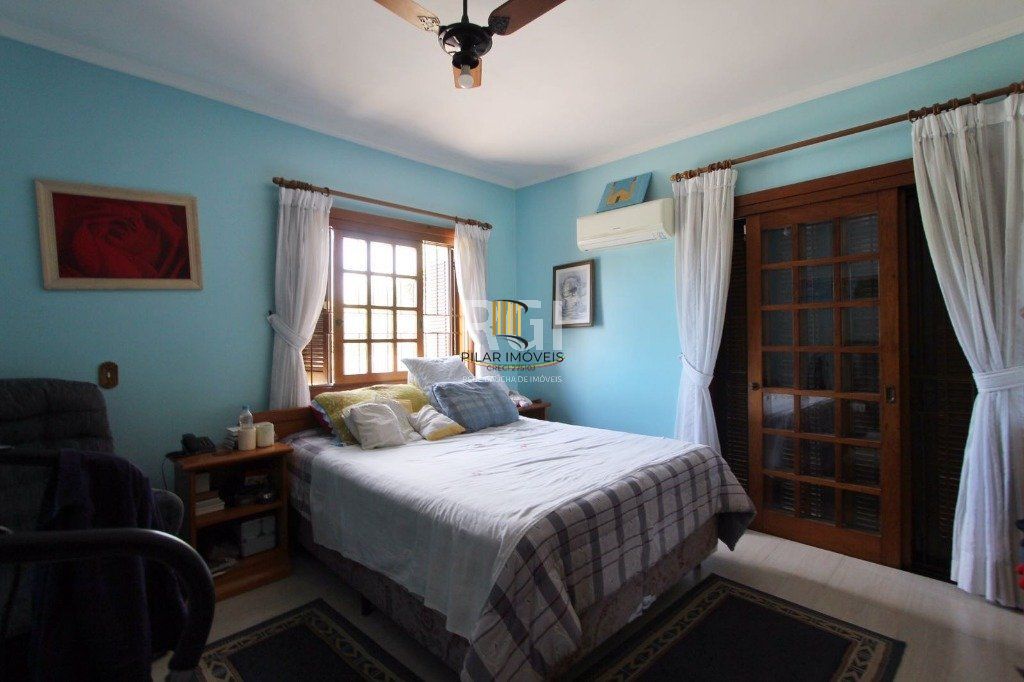 Casa para Venda - 259.5m², 4 dormitórios, sendo 1 suites, 3 vagas - Teresópolis