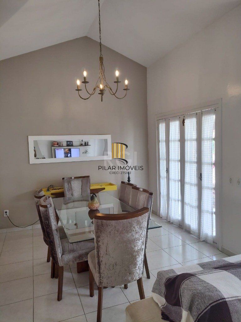 Casa para Venda - 160.78m², 4 dormitórios, sendo 2 suites, 5 vagas - Centro