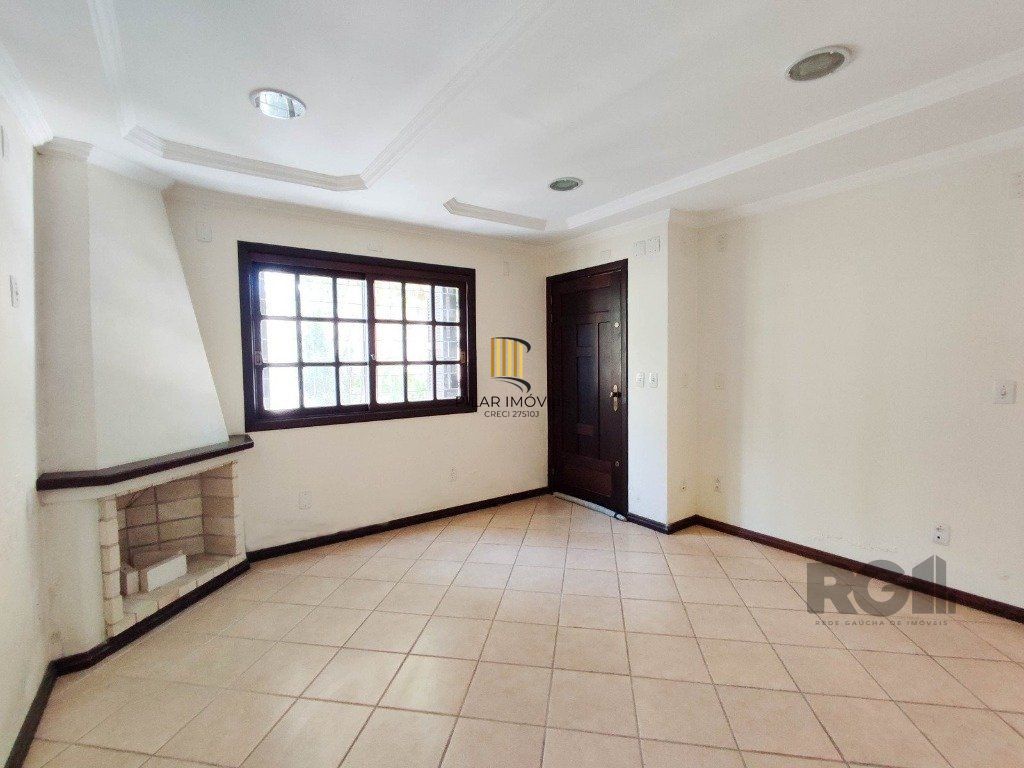 Excelente casa de 230m² com 4 dormitórios e 3 vagas.