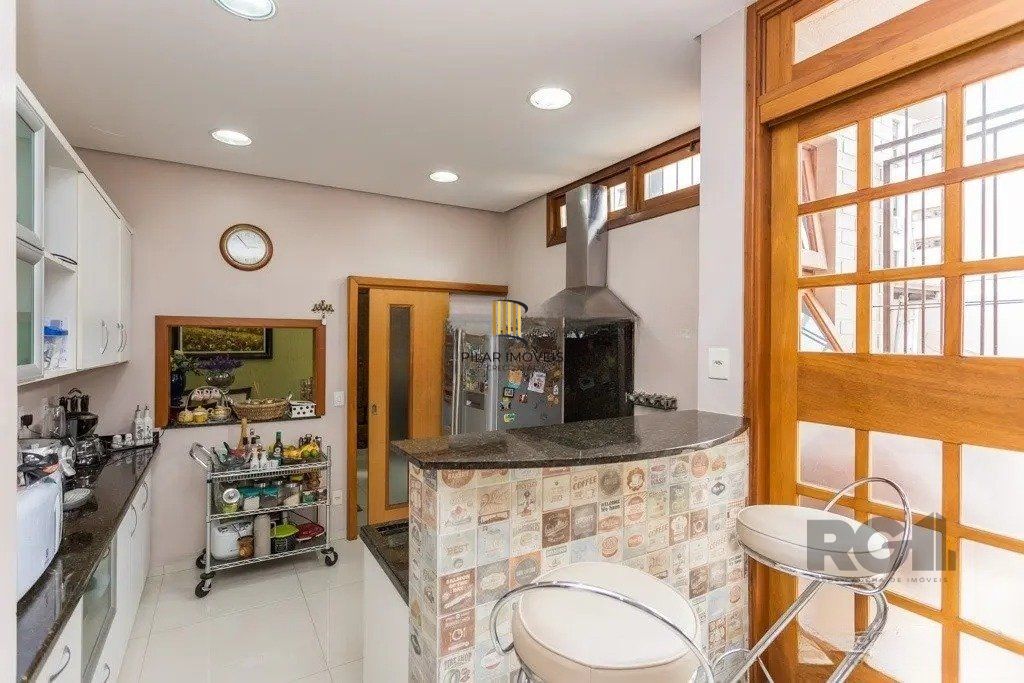 Casa com 3 dormitórios no bairro Jardim Lindóia