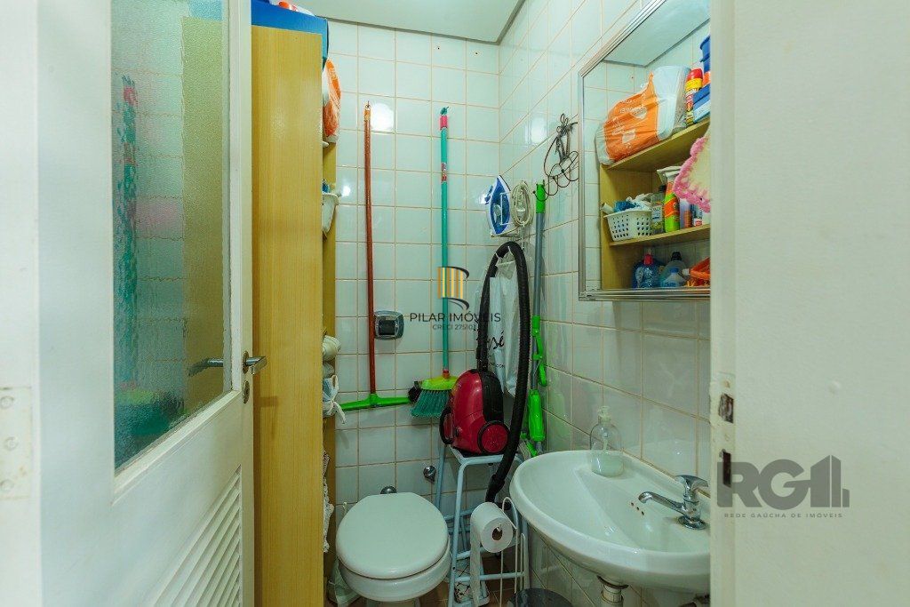 Apartamento 2 dormitórios  com 1 vaga no bairro Teresópolis em Porto Alegre