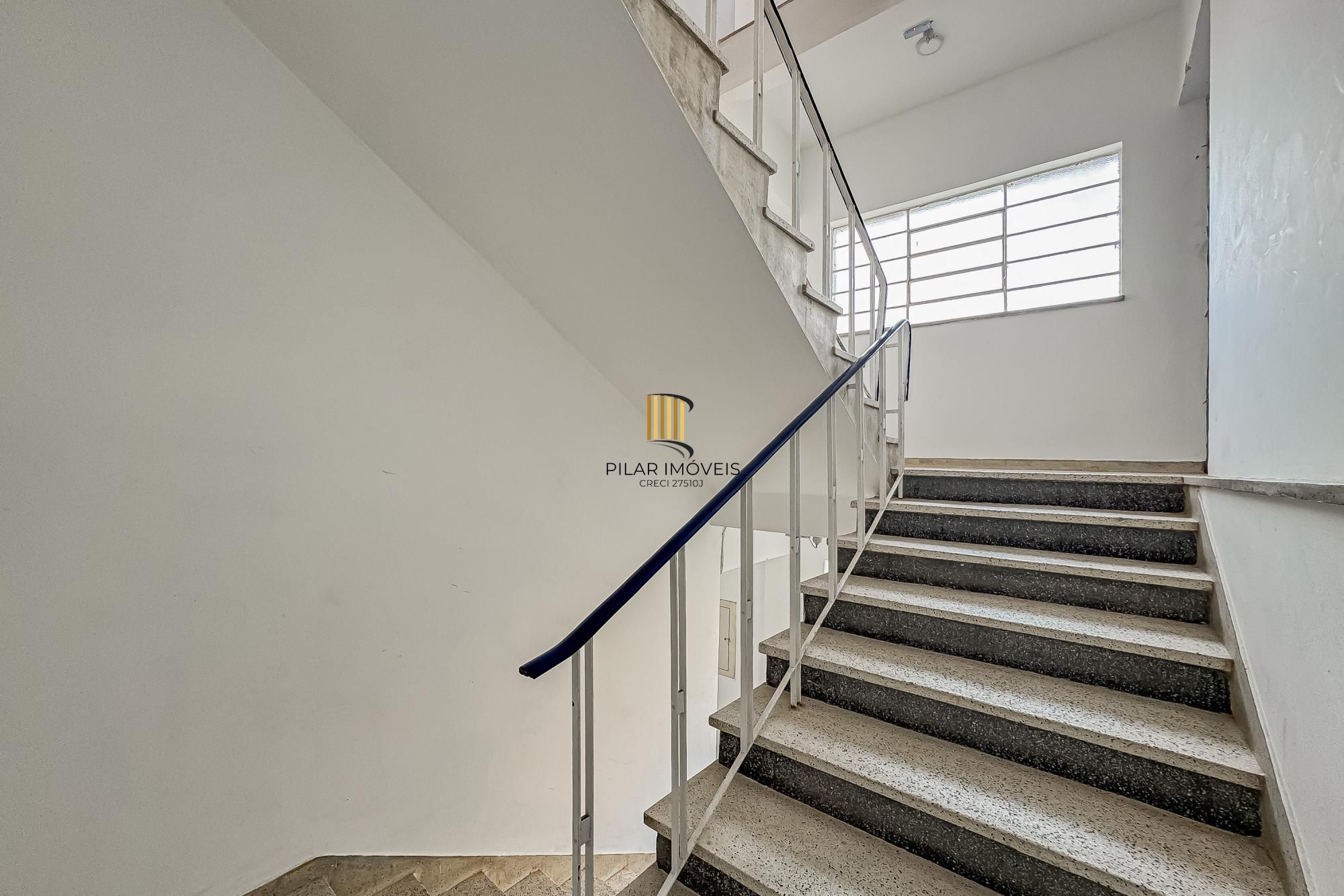 Apartamento 1 dorm à venda Rua São Carlos, Floresta - Porto Alegre
