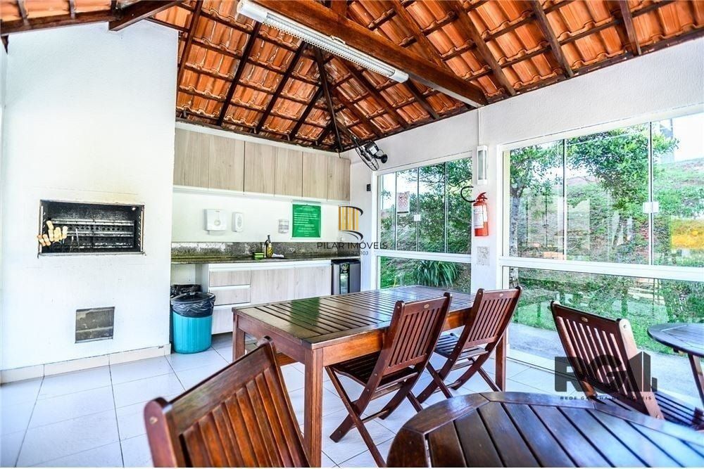 Apartamento com 2 dorm Rua Ney da Gama