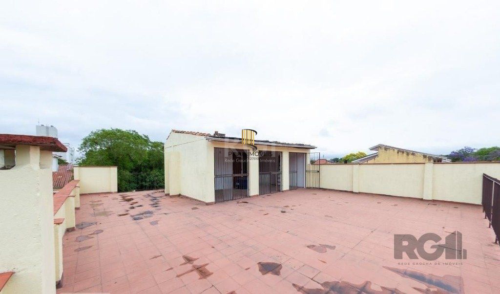 Casa para Venda - 450m², 4 dormitórios, sendo 3 suites, 5 vagas - Nonoai