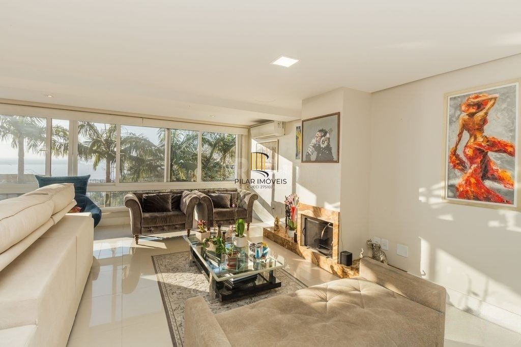 Excelente casa de 466m² com 03 suítes e 4 vagas de garagem.