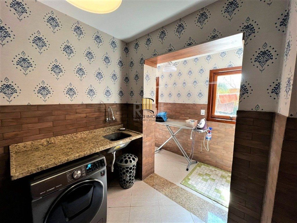 Casa Condominio para Venda - 404.59m², 3 dormitórios, sendo 1 suites, 2 vagas - Cristal