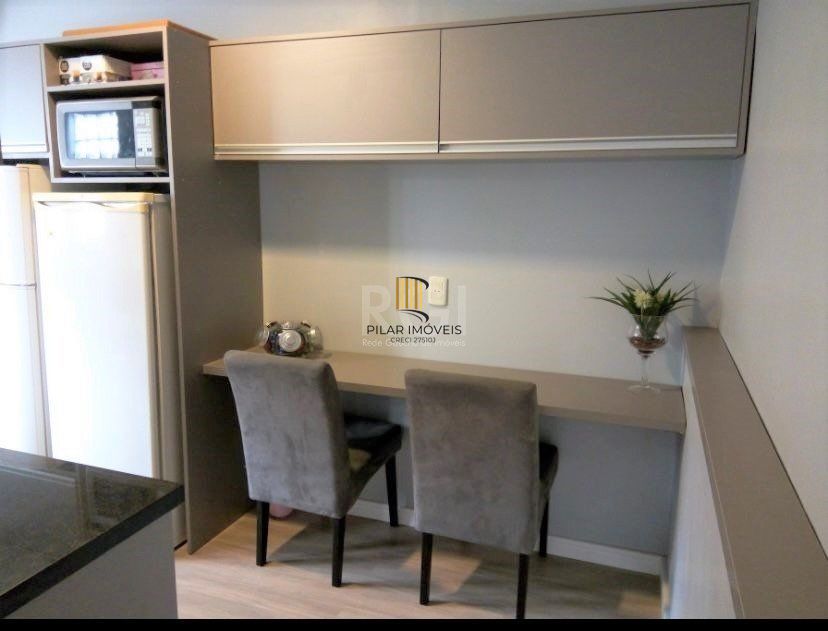Casa de 67m², 2 dormitórios, 3 vagas no bairro Passo Da Areia
