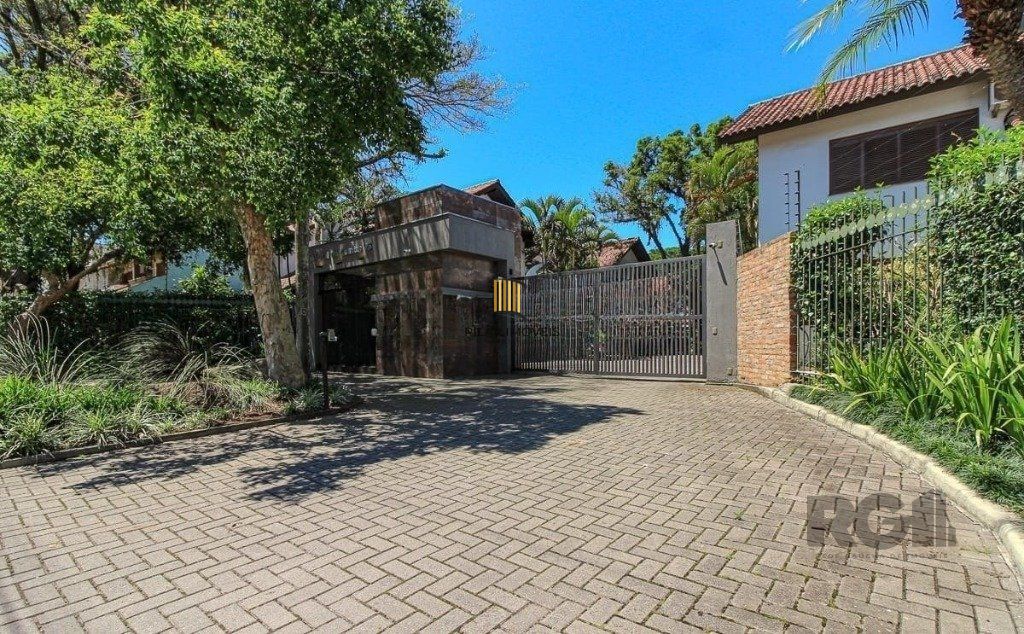 Casa em Condomínio à venda com 4 quartos 319 m²  Rua Manoel Leao, Pedra Redonda, Porto Alegre