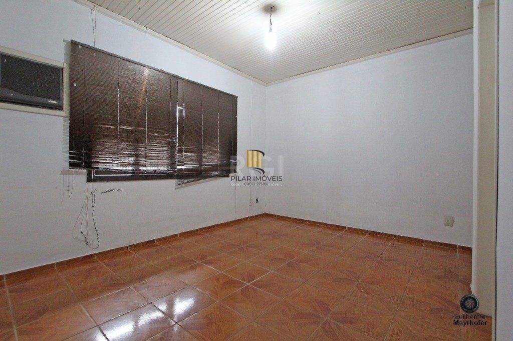 Casa para Venda - 177.58m², 3 dormitórios, sendo 1 suites, 4 vagas - Guarujá