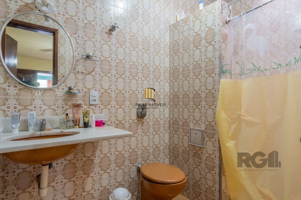 Casa com 4 dormitórios no bairro Gloria